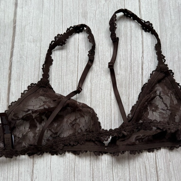 SKIMS stretch lace triangle bralette - Picture 2 of 3